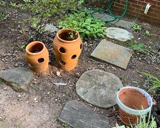Pots & garden decor 