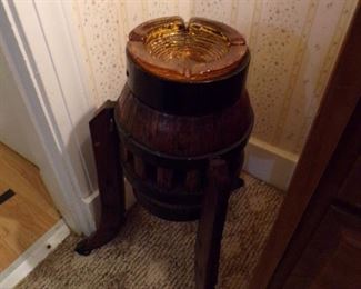 wagon hub & hames ash tray