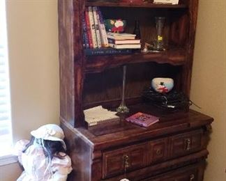 Bookcase/Desk, books, accessories, Pouting Doll