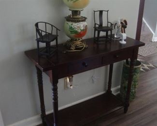 Hall table, Gone with the Wind lamp