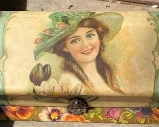 Victorian Collar Box