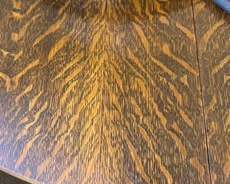 Detail of beautiful wood grain of the oak table.