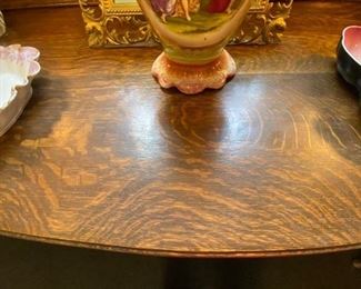 Detail of buffet's oak grain.