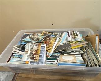 HUGE lot of vintage postcards, many linen.