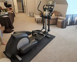Life Fitness 91CXI Commercial Elliptical Trainer