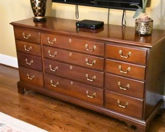Link Taylor Dresser