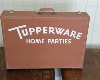 Vintage Tuperware Case