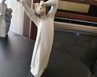 Lladro 4780 Boy in Nightshirt Yawning