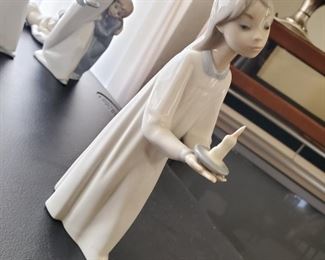 Lladro 4868 Girl with Candle