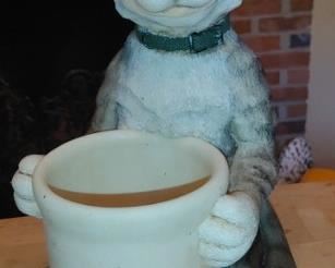 Large kooky cats utensil holder
1999