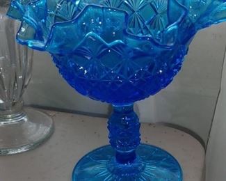 This piece is rare and stunning.   Fenton (OVG), Olde Virgina Glass marked on the bottom.
- The piece measures 6" inches  tall x 6" inches wide.