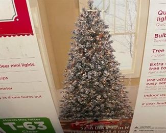 7.5 foot PRE lit tree