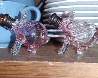 Pink hand blown glass pig salt & pepper
