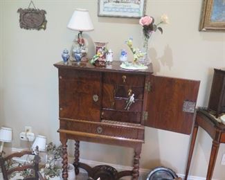 ANTIQUE BARLEY TWIST CABINET