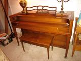 BEAUTIFUL BALDWIN ACROSONIC PIANO - HIGH QUALITY MADE IN USA PIANO. FROM CIRCA 1960