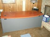 Nice contemporary desk in ex. cond.