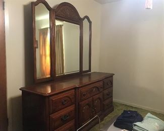 Chest of drawers with mirror 