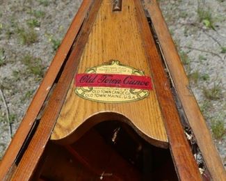 Maker name on canoe