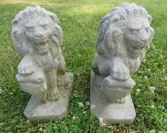 Several lots of garden statues