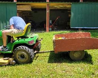 John Deere Lawn 425 Liquid Cooled V-Twin