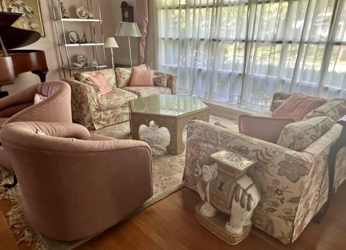 Totally vintage MASSAPEQUA Home with MCM vibes!