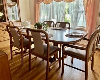 MCM Denmark Dining room table & six chairs by Boltinge