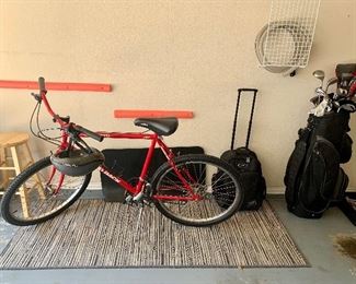 Mens Sorrento Bike & Set of Golf Clubs