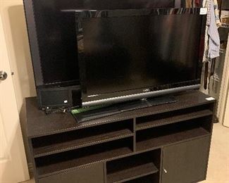 Flat screen televisions 