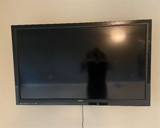 $50.  Vizio Tv and Wall Mount 42"