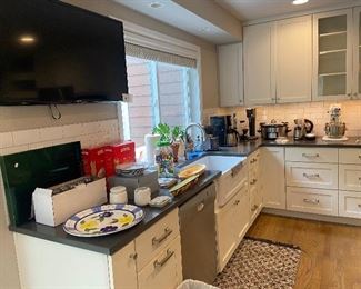 These entertaining and kitchen items sold during in-person sale on Friday and Saturday.