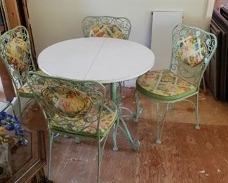 VINTAGE WROUGHT IRON TABLE (w Leaf) Table and 4 Chairs - Part of Set 