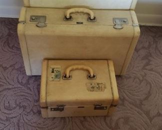Vintage Suitcase Set (White/Beige) 