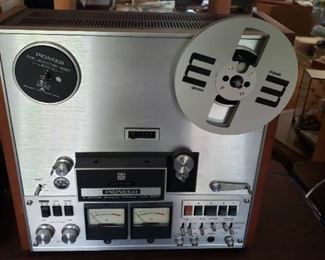 Vintage Reel To Reel Home Entertainment Stereo 