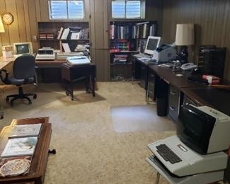 Audiophiles Dream (Vintage Office Equipment including Original Apple Computers that WORKS!) 