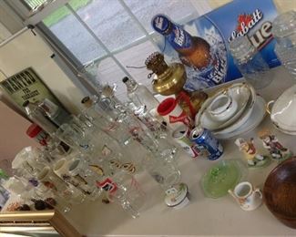 Wanted poster Three Stooges, Labatt beer sign