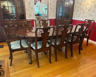 $495 
Dining Room table Old Towne Mahog 60" + 16" x 3 leaves. 6 chairs & 2 arms&nbsp;