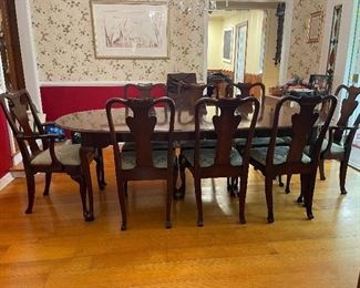 $495 
Dining Room table Old Towne Mahog 60" + 16" x 3 leaves. 6 chairs & 2 arms&nbsp;