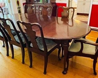 $495 
Dining Room table Old Towne Mahog 60" + 16" x 3 leaves. 6 chairs & 2 arms&nbsp;