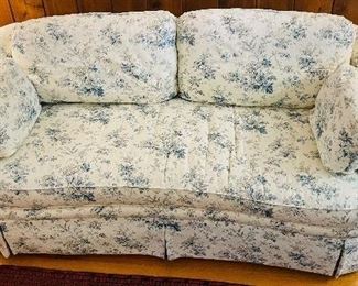 $110
Taylor & King NC made small sofa cream & blue floral
  76x30Tx 36D