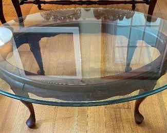 $60
Glass top mahogany coffee table oval 16Tx43Lx29