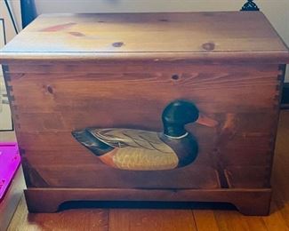 NOW $70 small chest with duck 18Hx27Lx16D