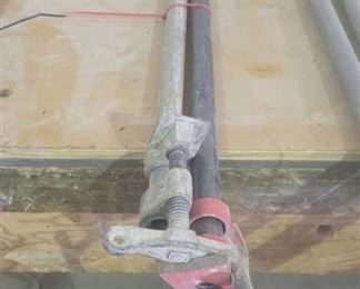 (2) Pipe Clamps