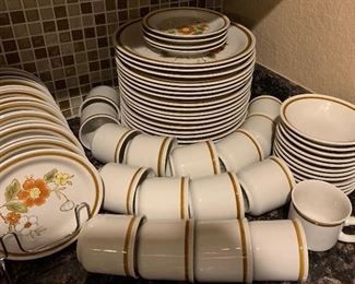 Vintage Stoneware Mountain Wood Collection Trellis Blossom Japan