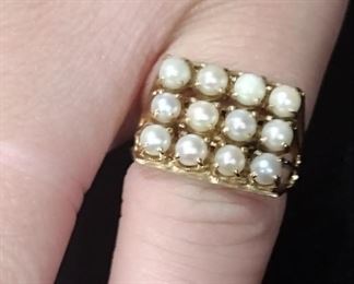 14k gold ring with pearls 