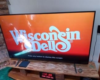 70" SAMSUNG FLAT SCREEN TV