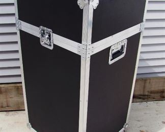 2558   New Airline Style Aluminum Equipment Travel Case. Fold flat handles & locks, Heavy Duty Casters with 1 locking, 21” X 21” X 45” h. Cond: Like new