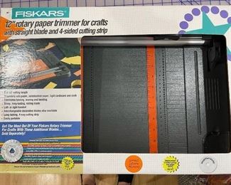 Fiskars 12" Rotary Paper Trimmer for Crafts
