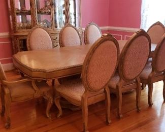 Aico Dining Table With Chairs