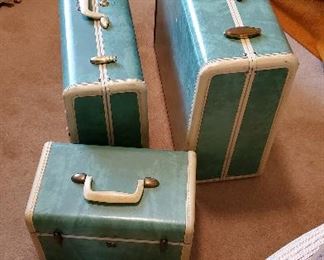 3 piece Samsonite luggage in Bermuda Green