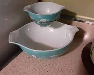 Vintage 1958 Pyrex Turquoise Chip and Dip set in near mint condition.